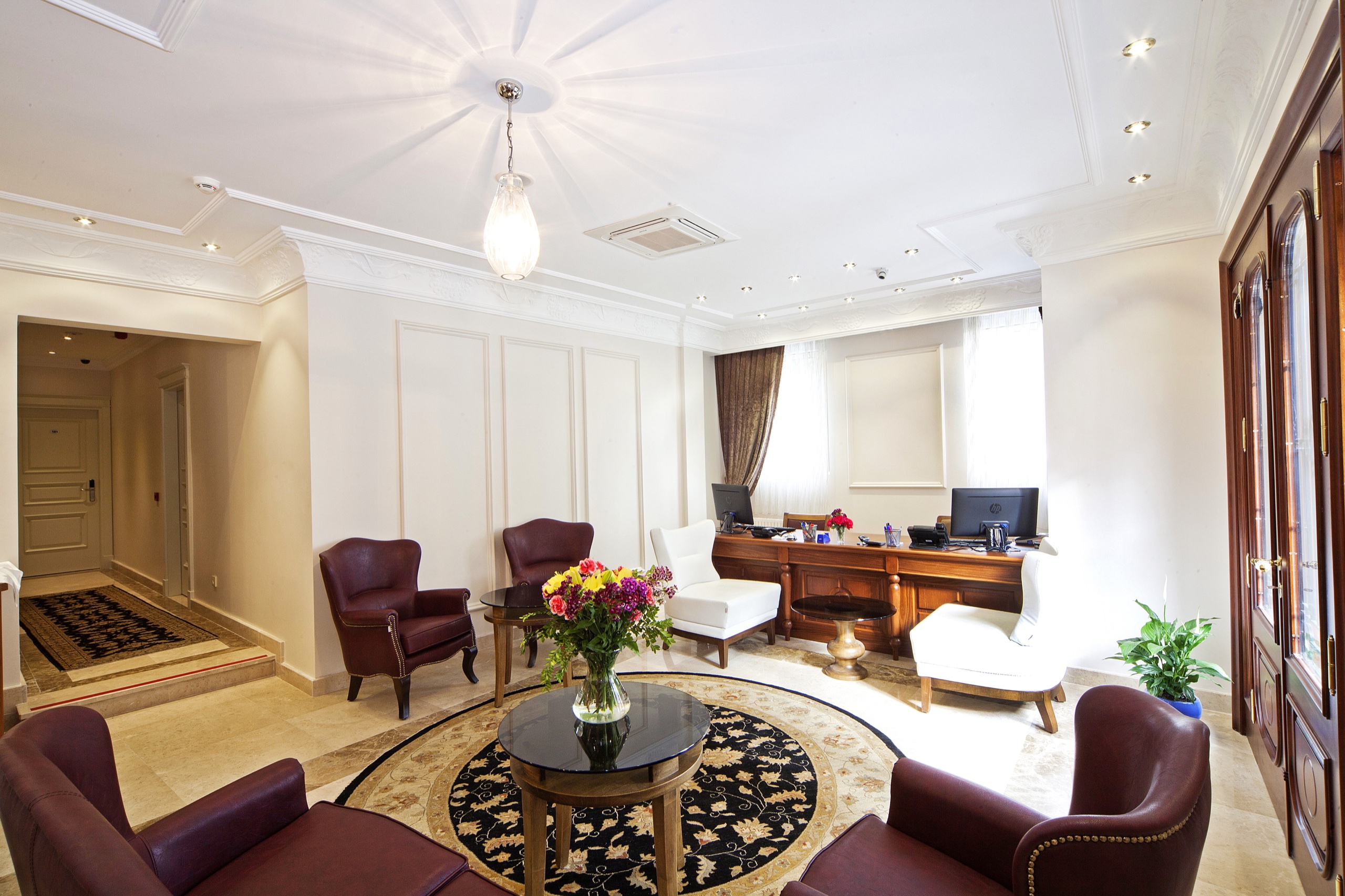 Aren Suites reception lounge