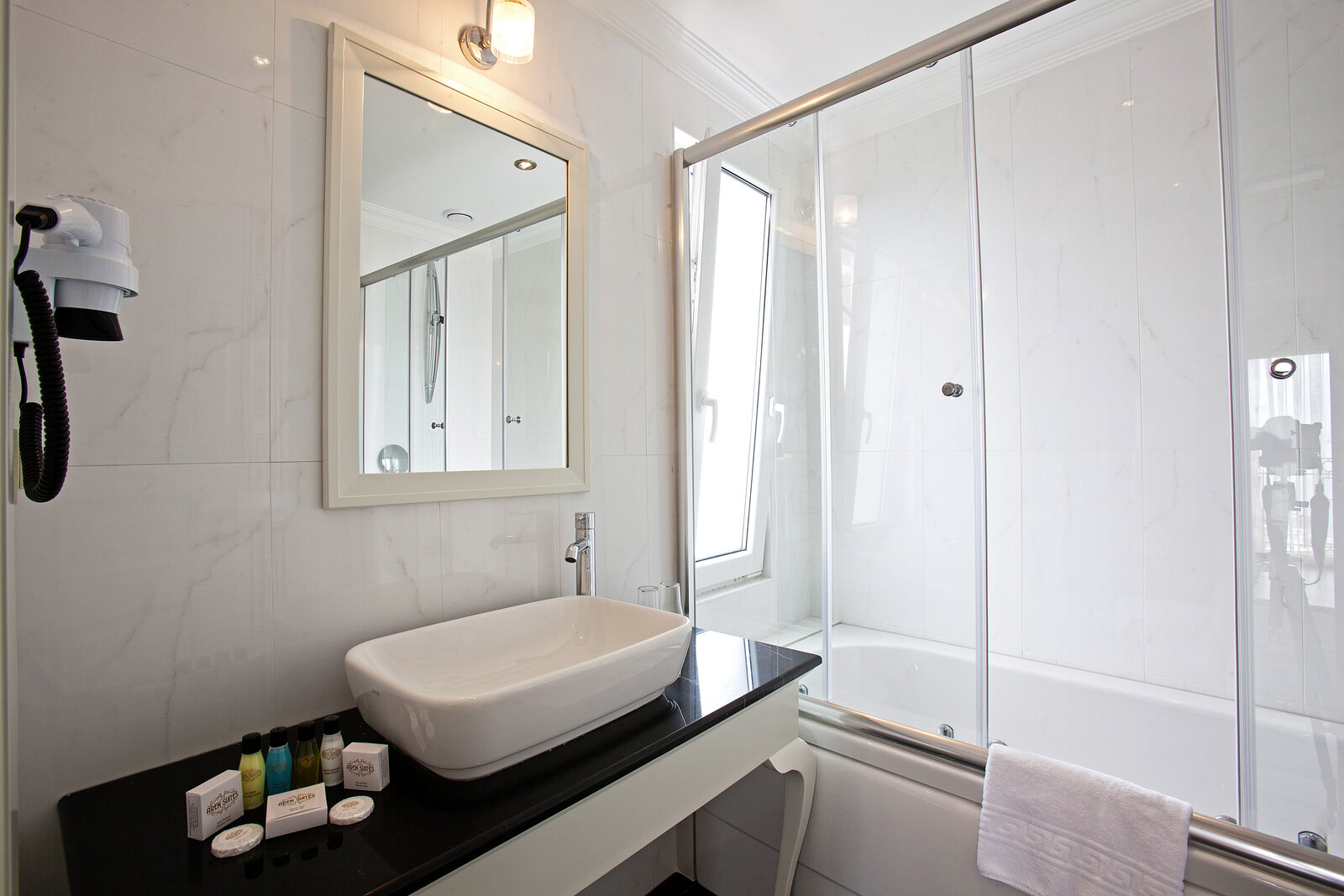 Standart Çift Kişilik Oda – Zemin Kat – Aren Suites Sultanahmet
