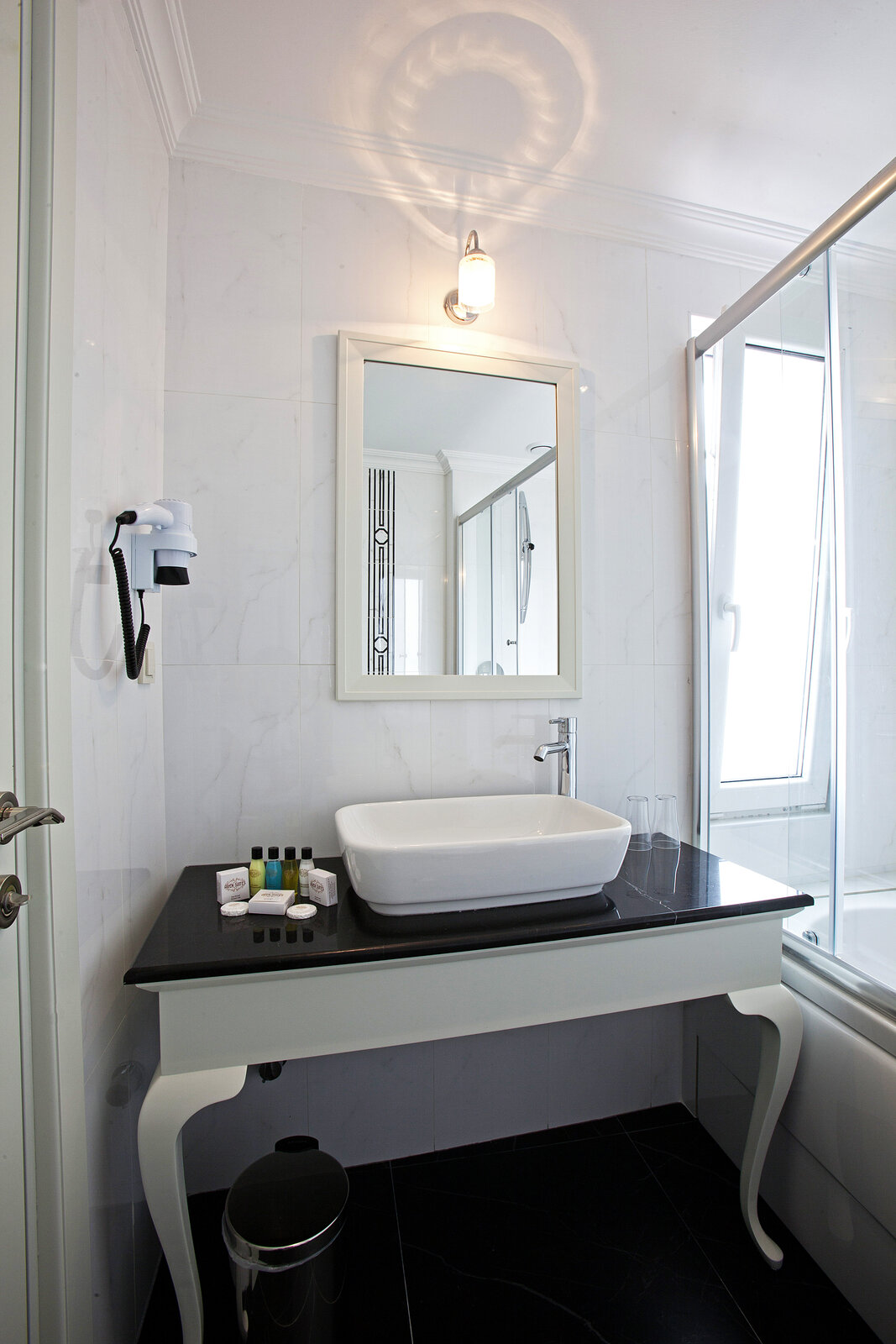 Standart Çift Kişilik Oda – Zemin Kat – Aren Suites Sultanahmet